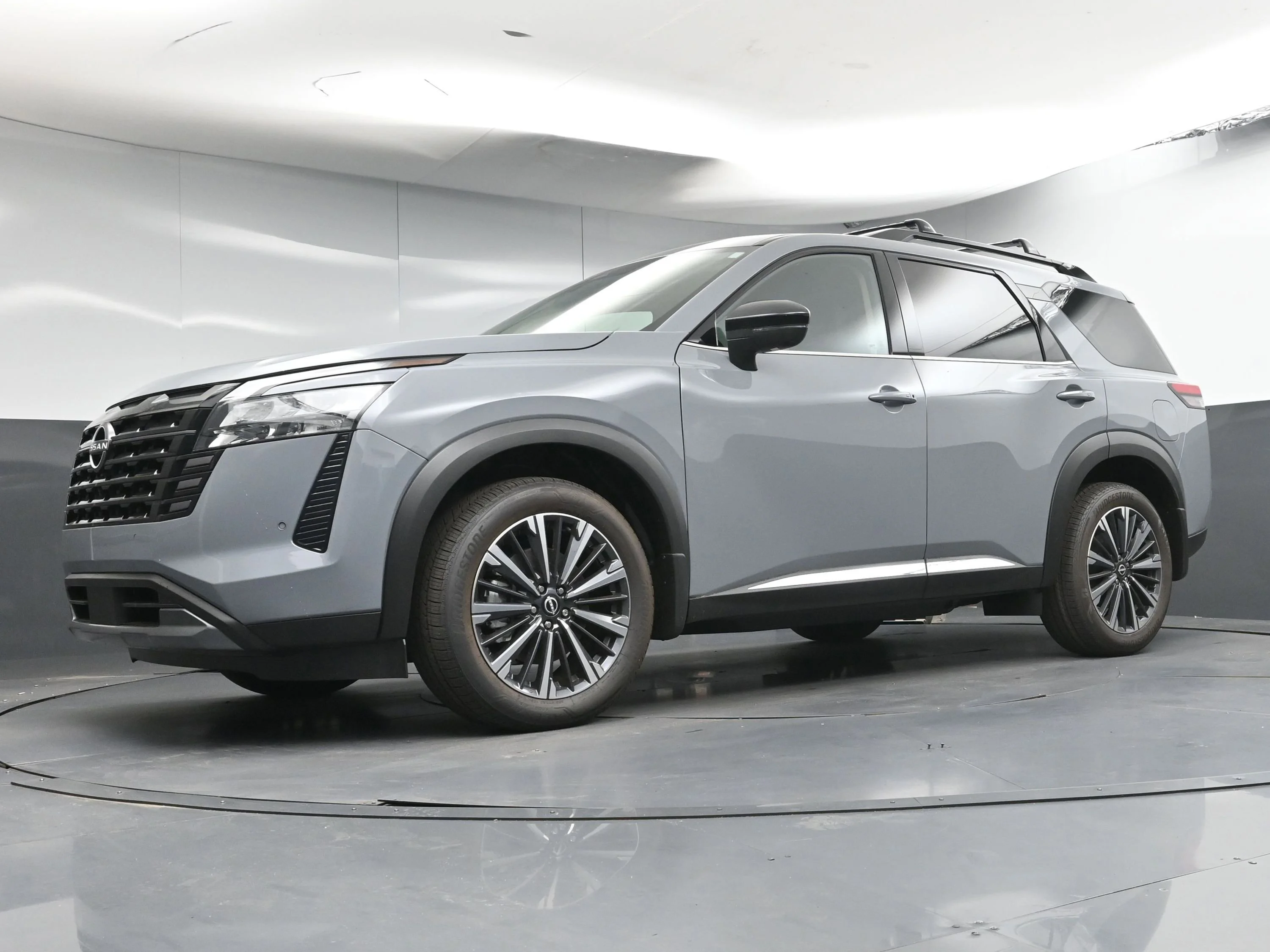 New 2026 Boulder Gray Pearl Nissan Platinum image 25