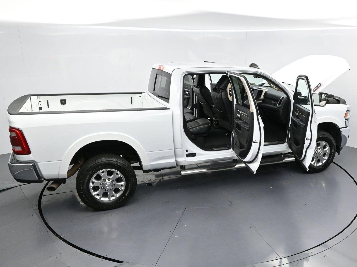 Used 2022 Bright White Clearcoat Ram Laramie image 43