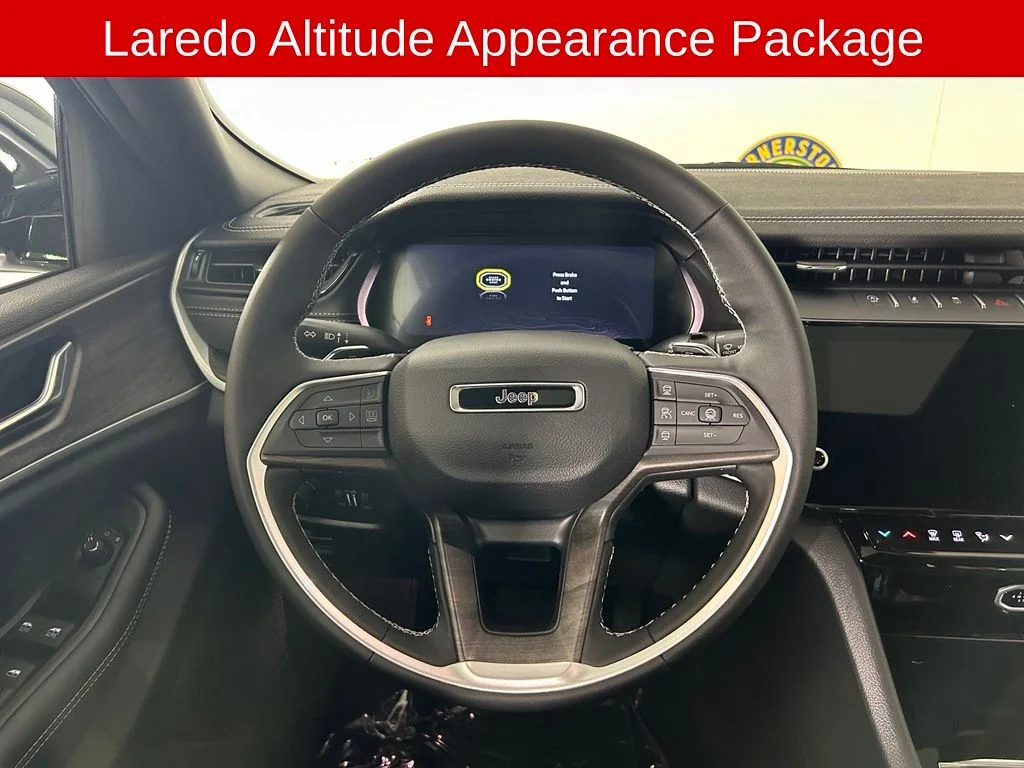 New 2026 Bright White Clear-Coat Exterior Paint Jeep Altitude image 6