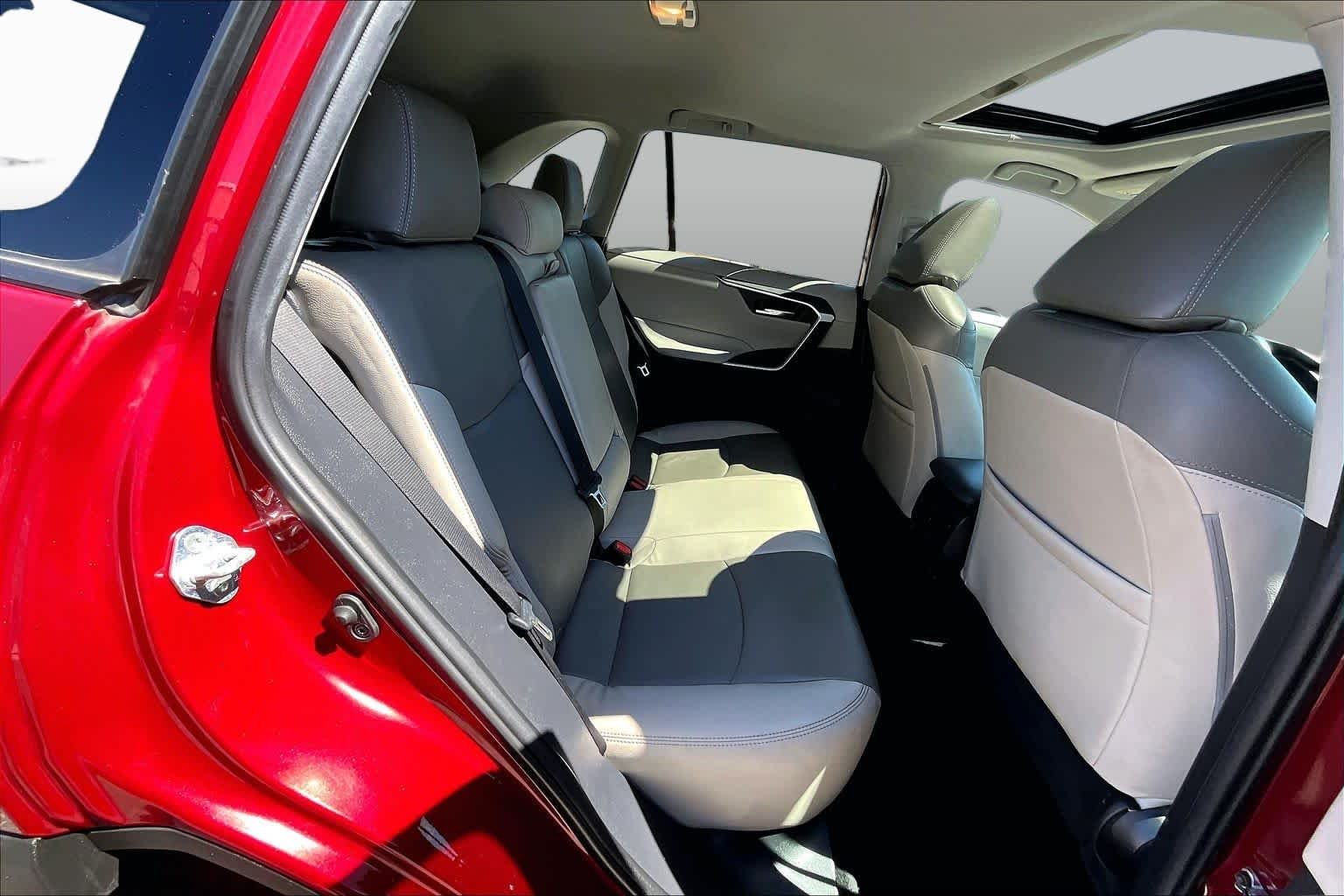 Used 2020 Ruby Flare Pearl Toyota XLE image 19