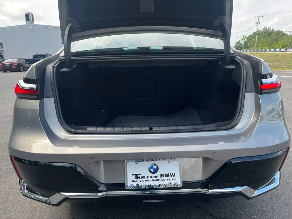 Used 2026 Oxide Grey Met BMW 740i xDrive image 26