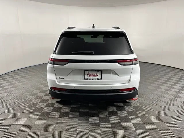 Used 2023 White Jeep Altitude X image 6