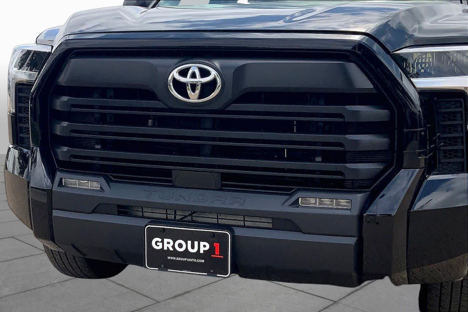 Used 2024 Midnight Black Metallic Toyota SR5 image 30