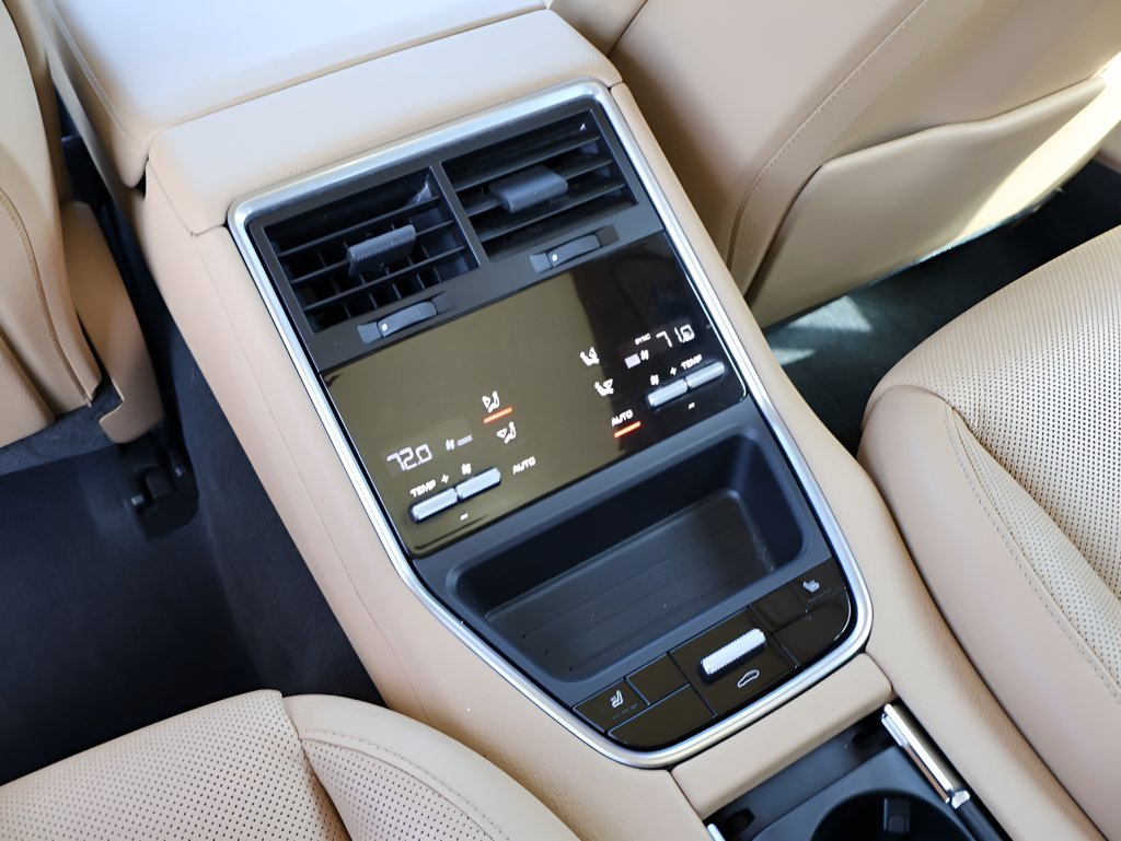 Used 2023 Aventurine Green Metallic Porsche 4 Platinum Edition image 19