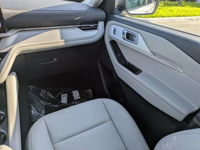 New 2026 Space White Metallic Ford Active image 17