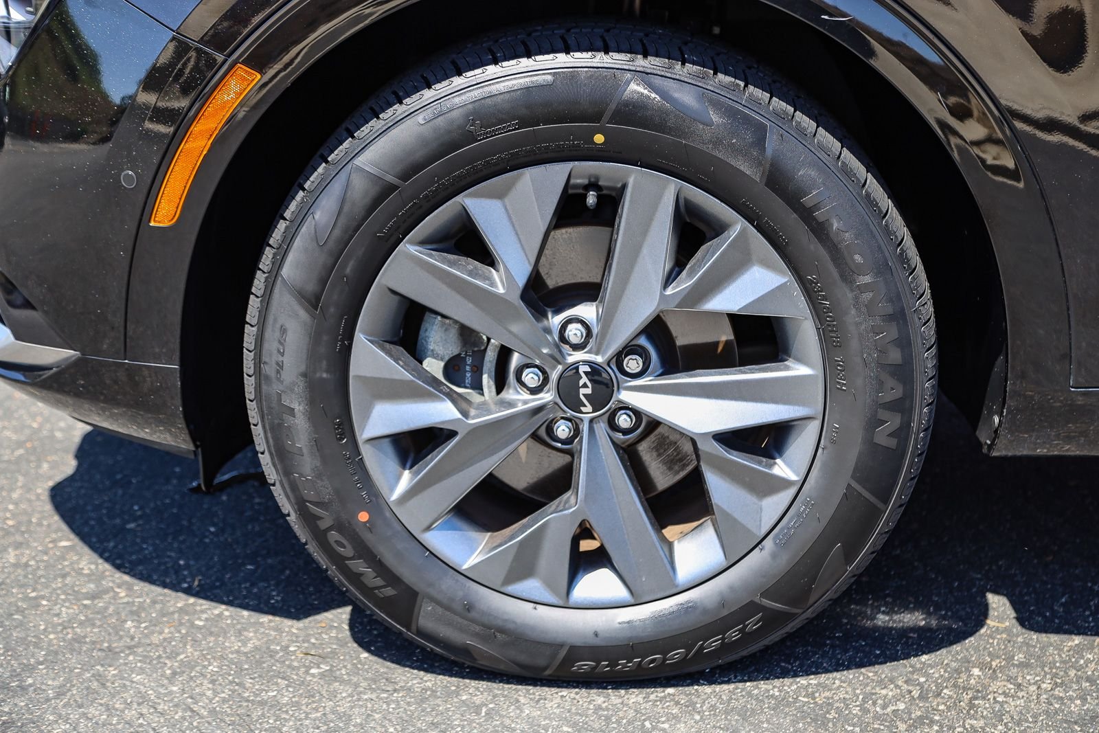 Used 2023 Black Kia SX-Prestige image 9