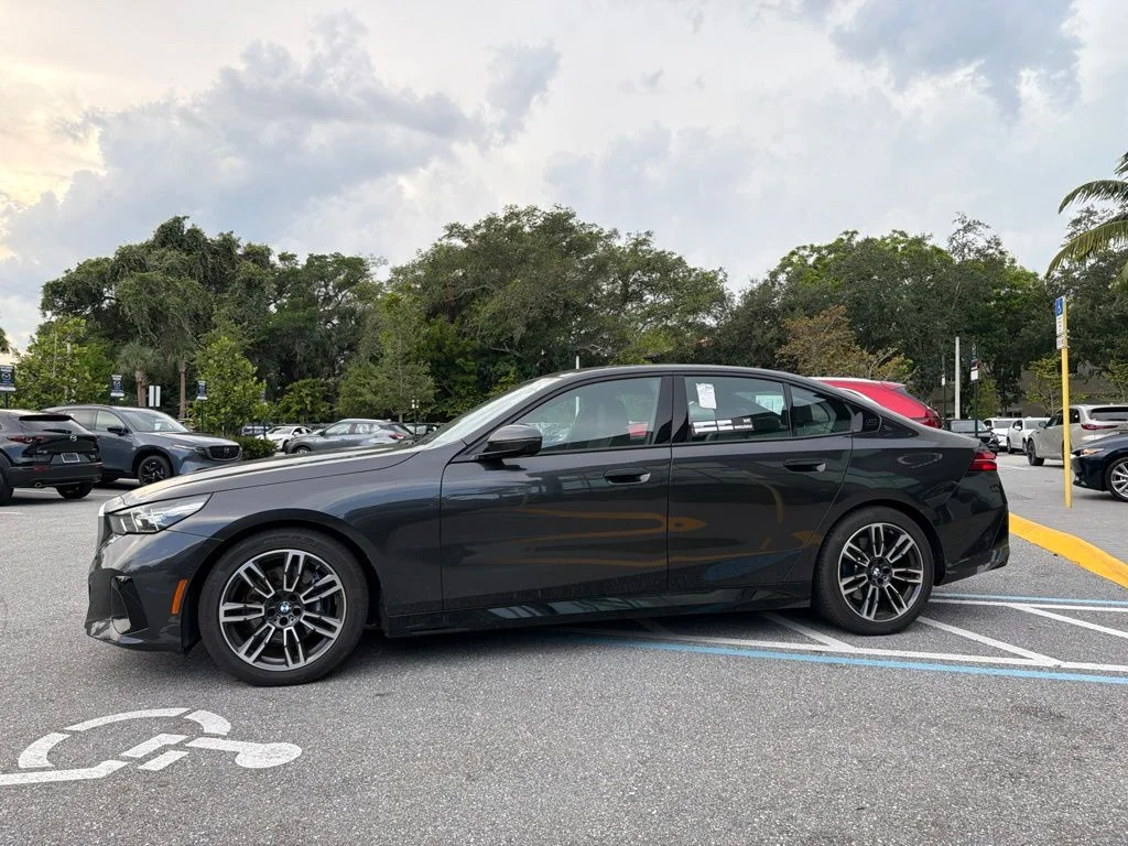 Used 2026 Dark Graphite BMW 530i xDrive image 11