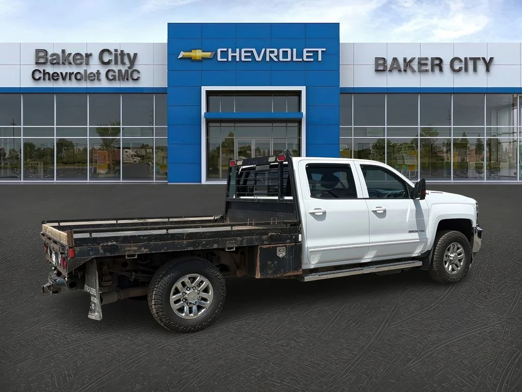 2018 Chevrolet Silverado 3500HD LT - Photo 7