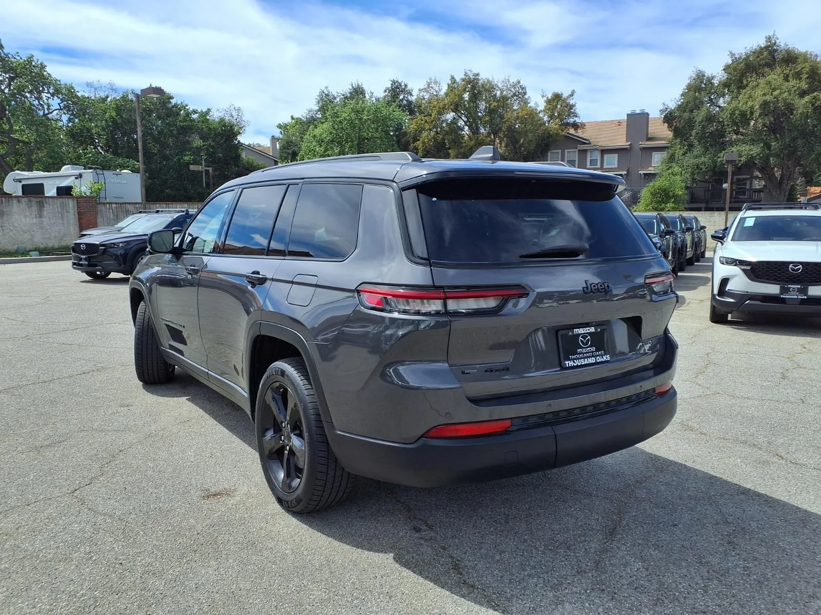 Used 2022 Gray Jeep Altitude image 5