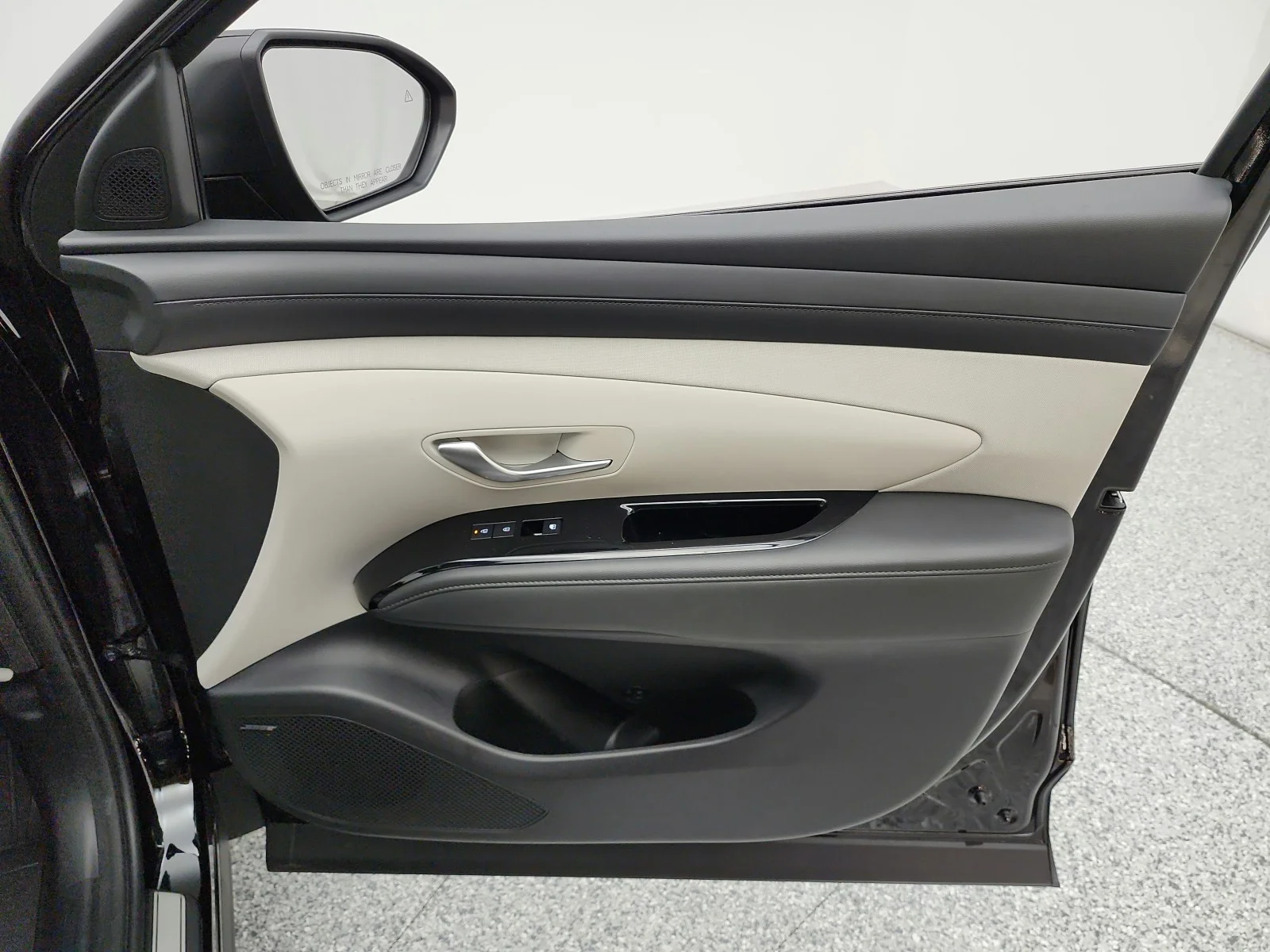 Used 2025 Ash Black Hyundai Limited AWD image 21
