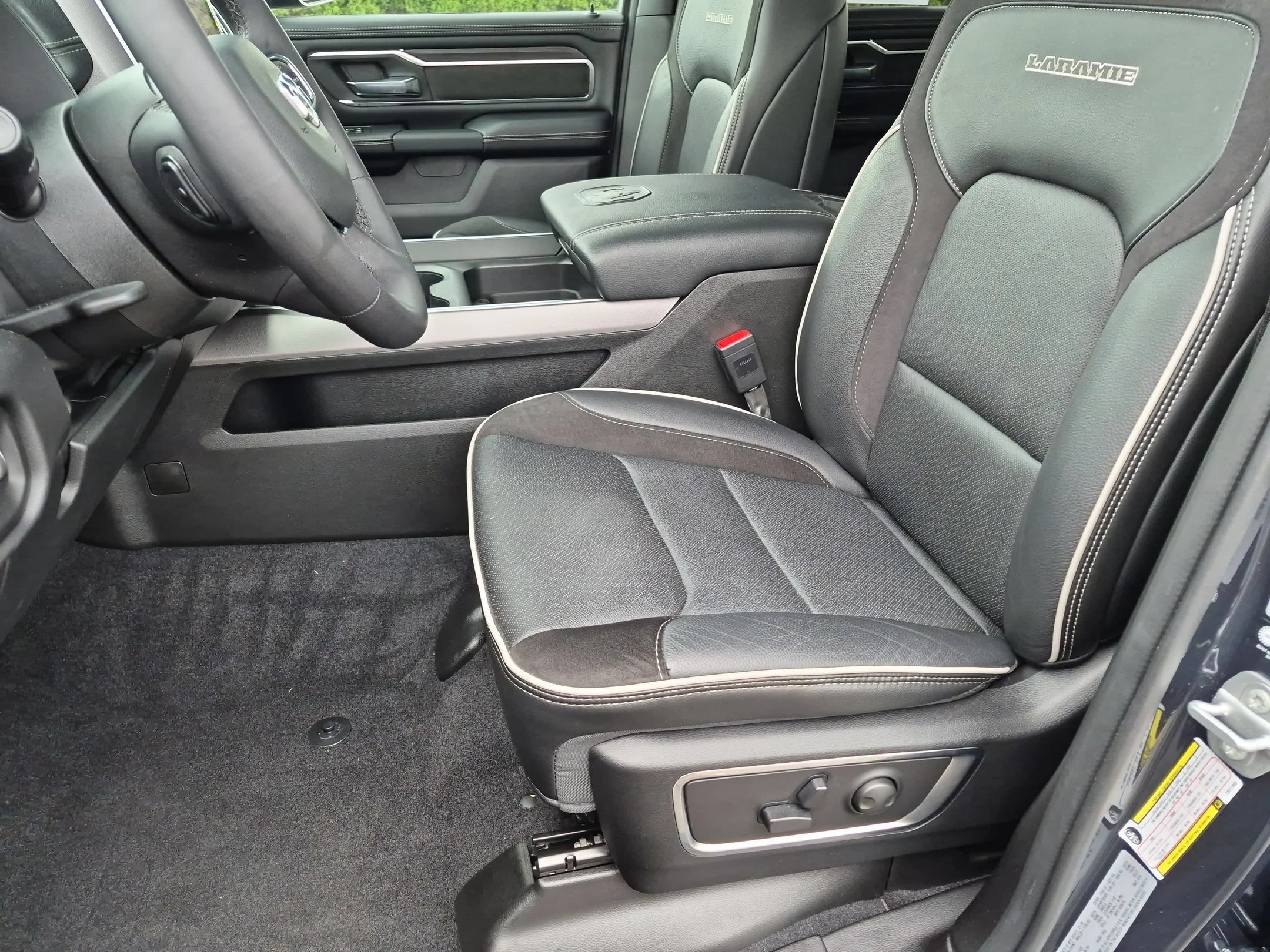 Used 2026 Forged Blue Metallic Ram Laramie image 19