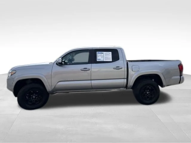 Used 2020 Silver Toyota SR5 image 4