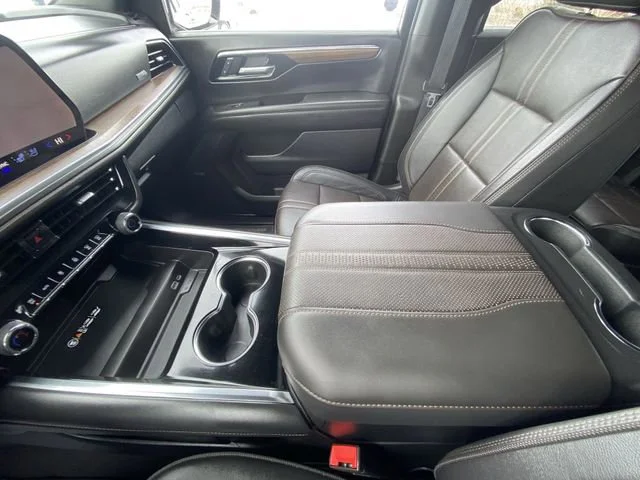 Used 2025 Iridescent Pearl Tricoat Chevrolet High Country image 21
