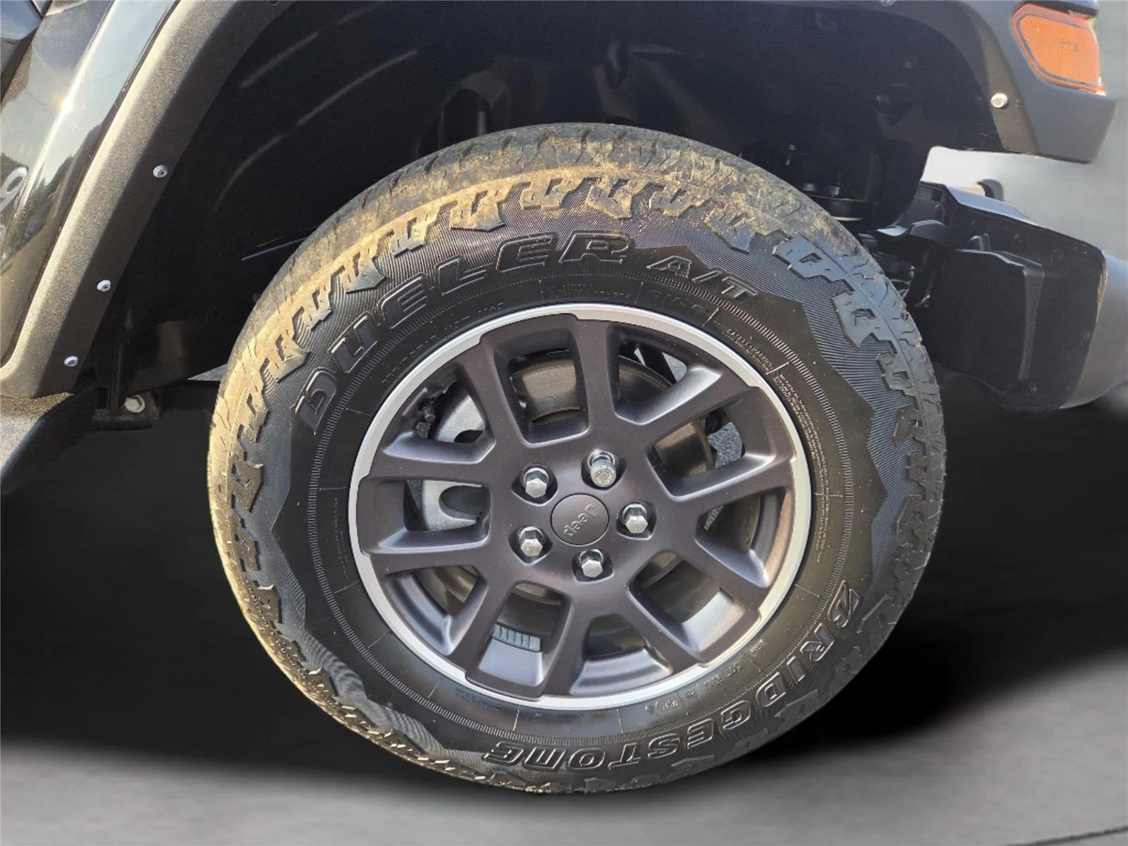 Used 2022 Black Clearcoat Jeep Overland image 34