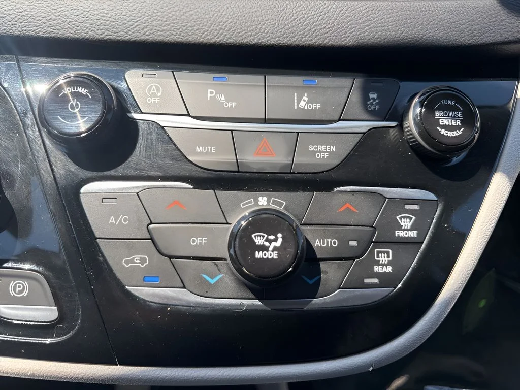 Used 2023 Gray Chrysler Touring L image 20
