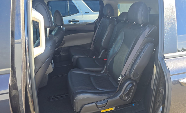 Used 2025 Gray Kia LXS image 7