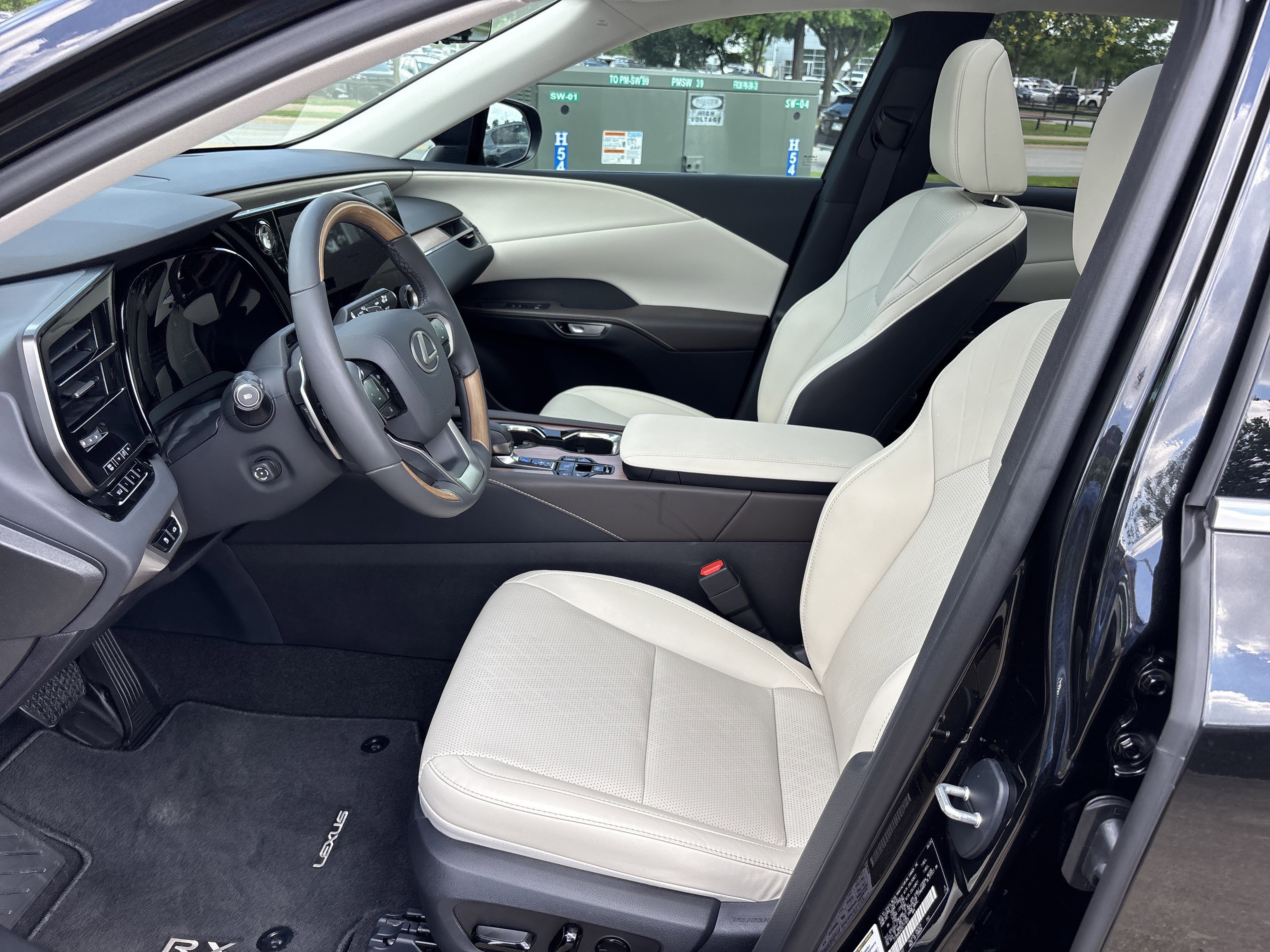 Used 2025 Black Lexus RX 350 Premium Plus image 14