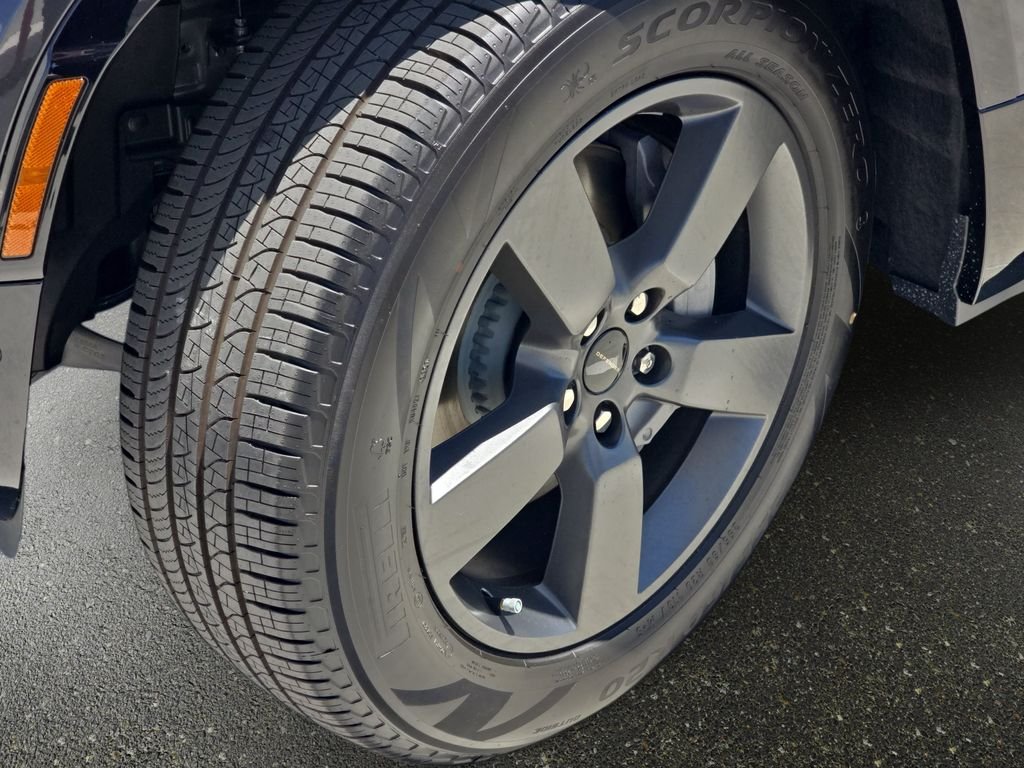 New 2026 Carpathian Grey Land Rover X-Dynamic SE image 34