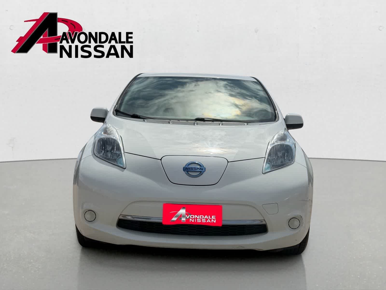 Certified Used 2017 Glacier White Nissan S image 8