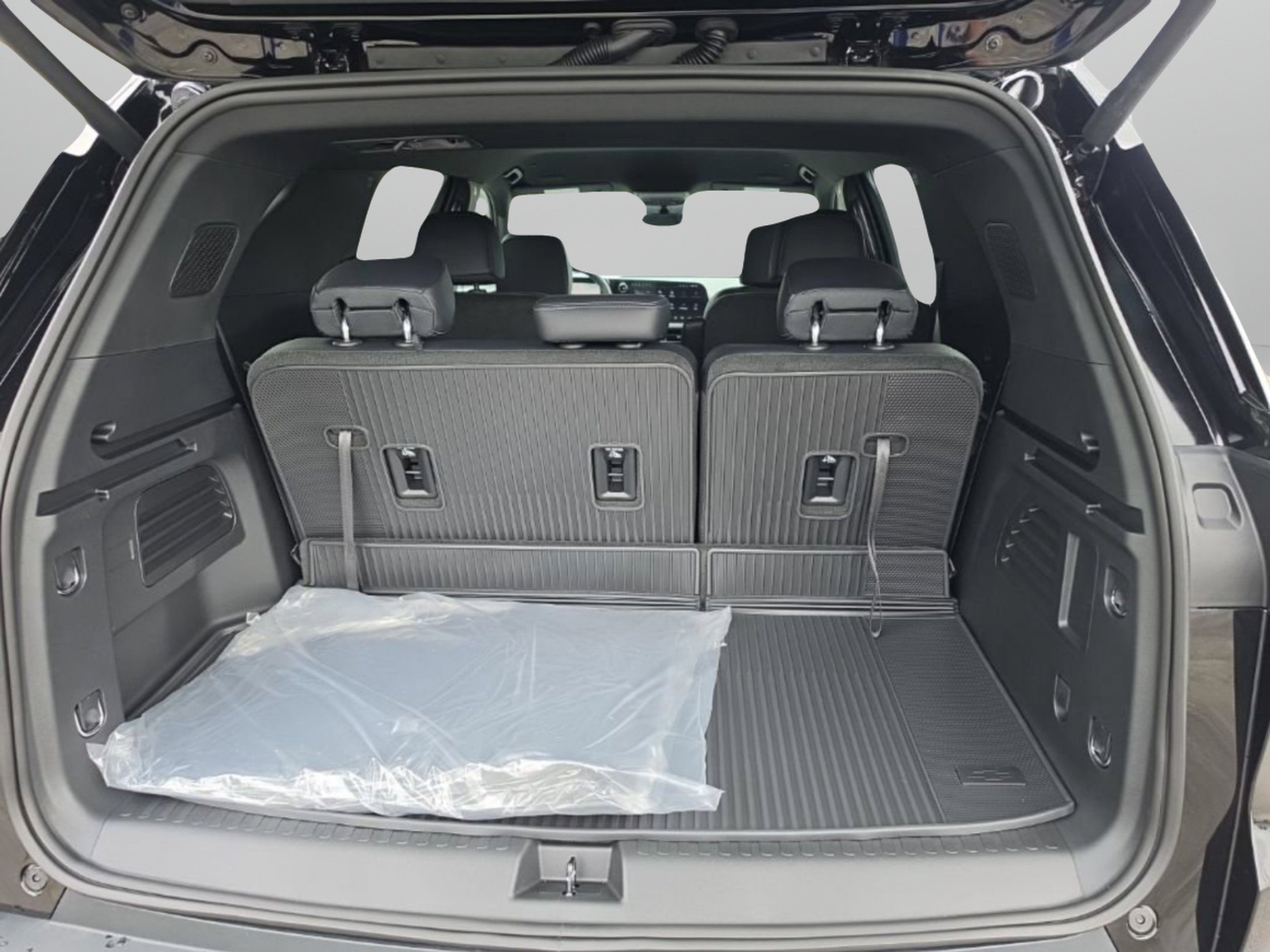 2026 Chevrolet Traverse LT - Photo 8