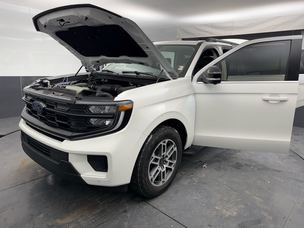 New 2026 Star White Metallic Tri-Coat Ford Active image 16