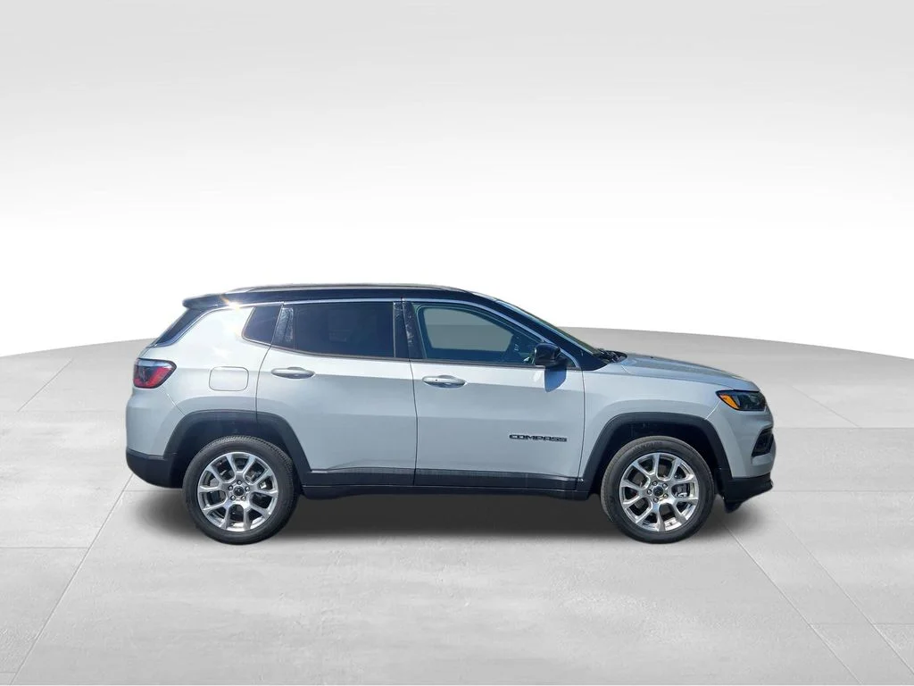 Used 2025 Silver Jeep Limited image 10