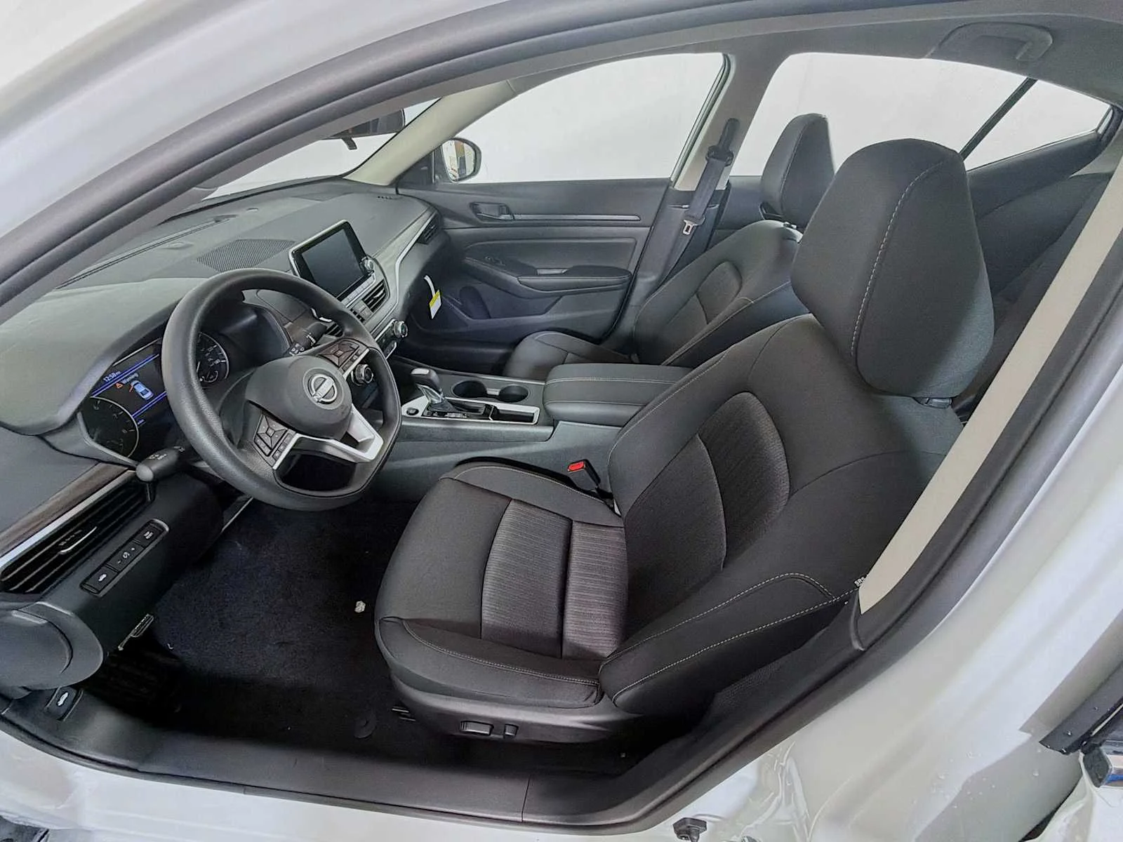 New 2026 Pearl White TriCoat Nissan SV image 4