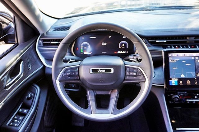 Used 2023 Black Jeep Limited image 18