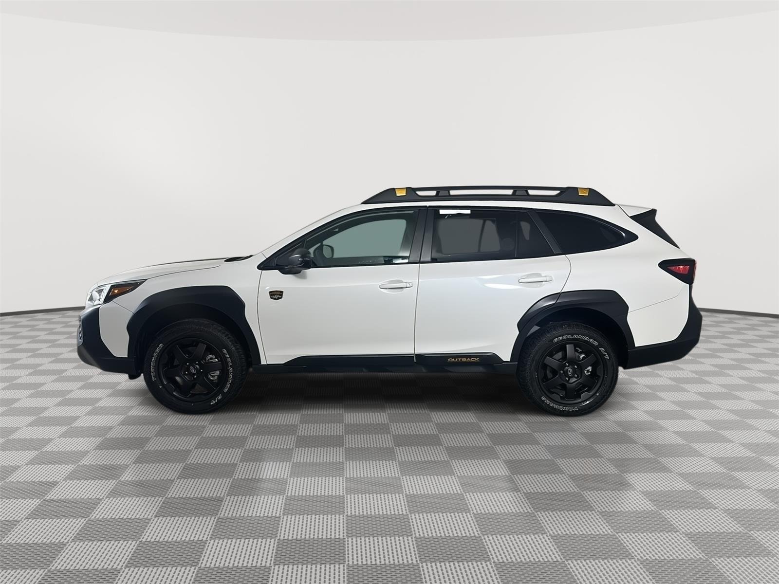 Used 2025 Crystal White Pearl Subaru Wilderness image 4