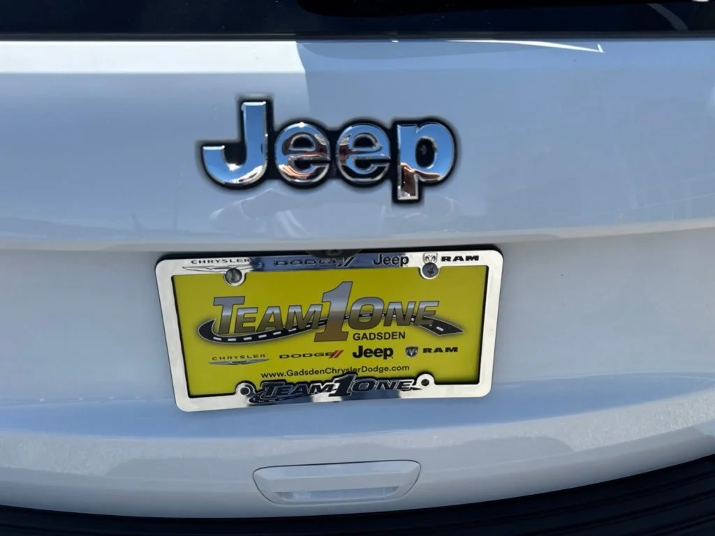 Used 2018 Bright White Clearcoat Jeep Laredo E image 42