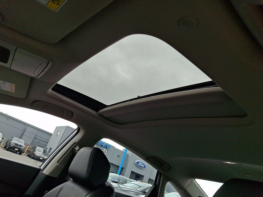 Used 2024 Silver Honda Touring image 14