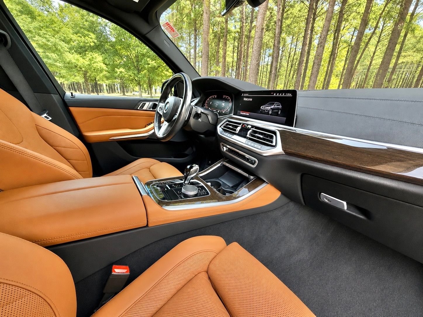 Certified Used 2023 Black Sapphire Metallic BMW xDrive40i image 17