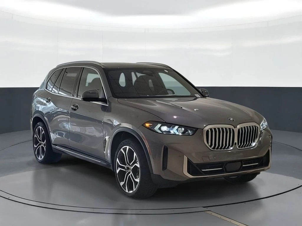 Certified Used 2025 Gray BMW sDrive40i image 2
