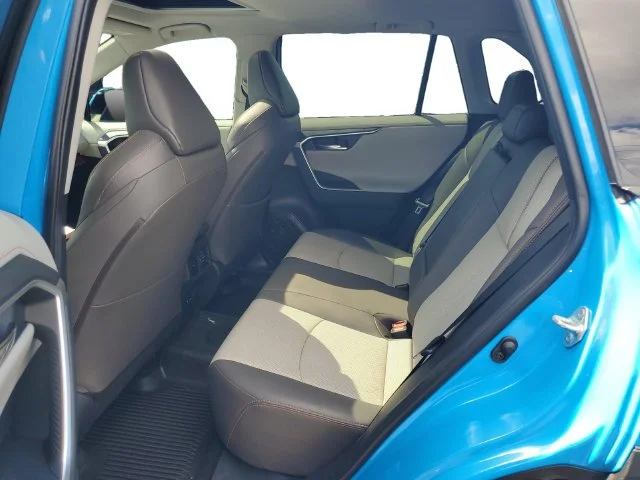 Used 2019 Blue Flame Toyota Adventure image 24
