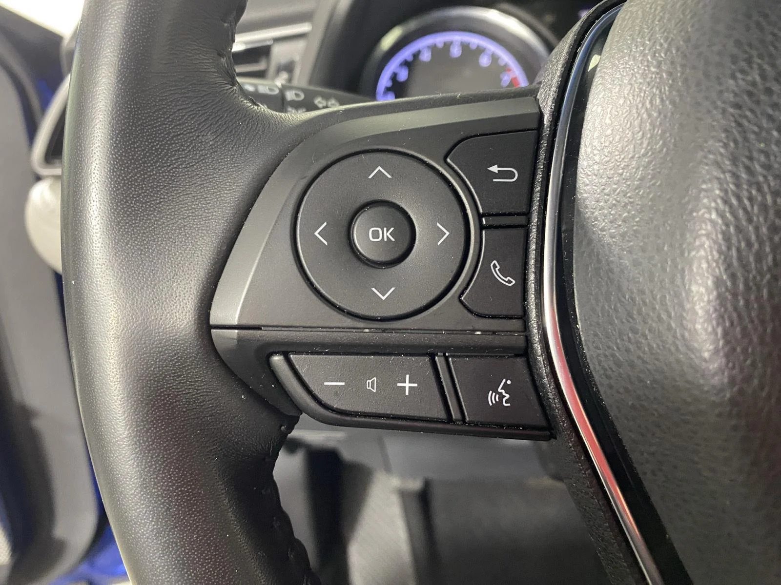 Used 2020 Blue Streak Metallic Toyota SE image 14