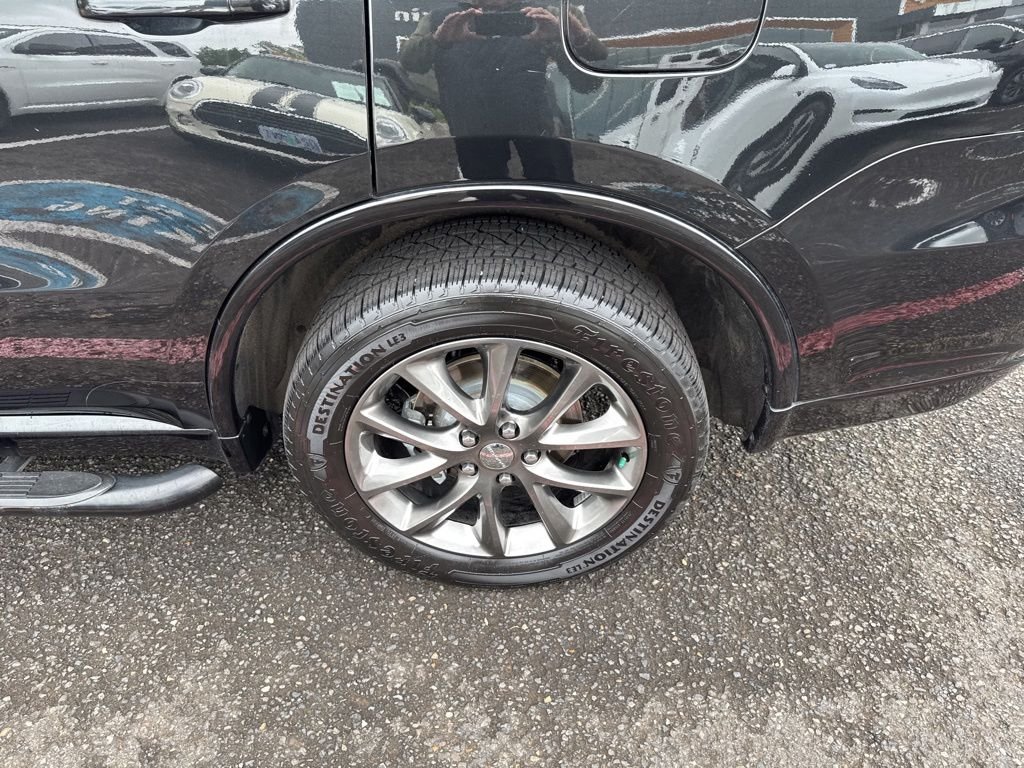 Used 2015 Brilliant Black Crystal Pearlcoat Dodge Limited image 7