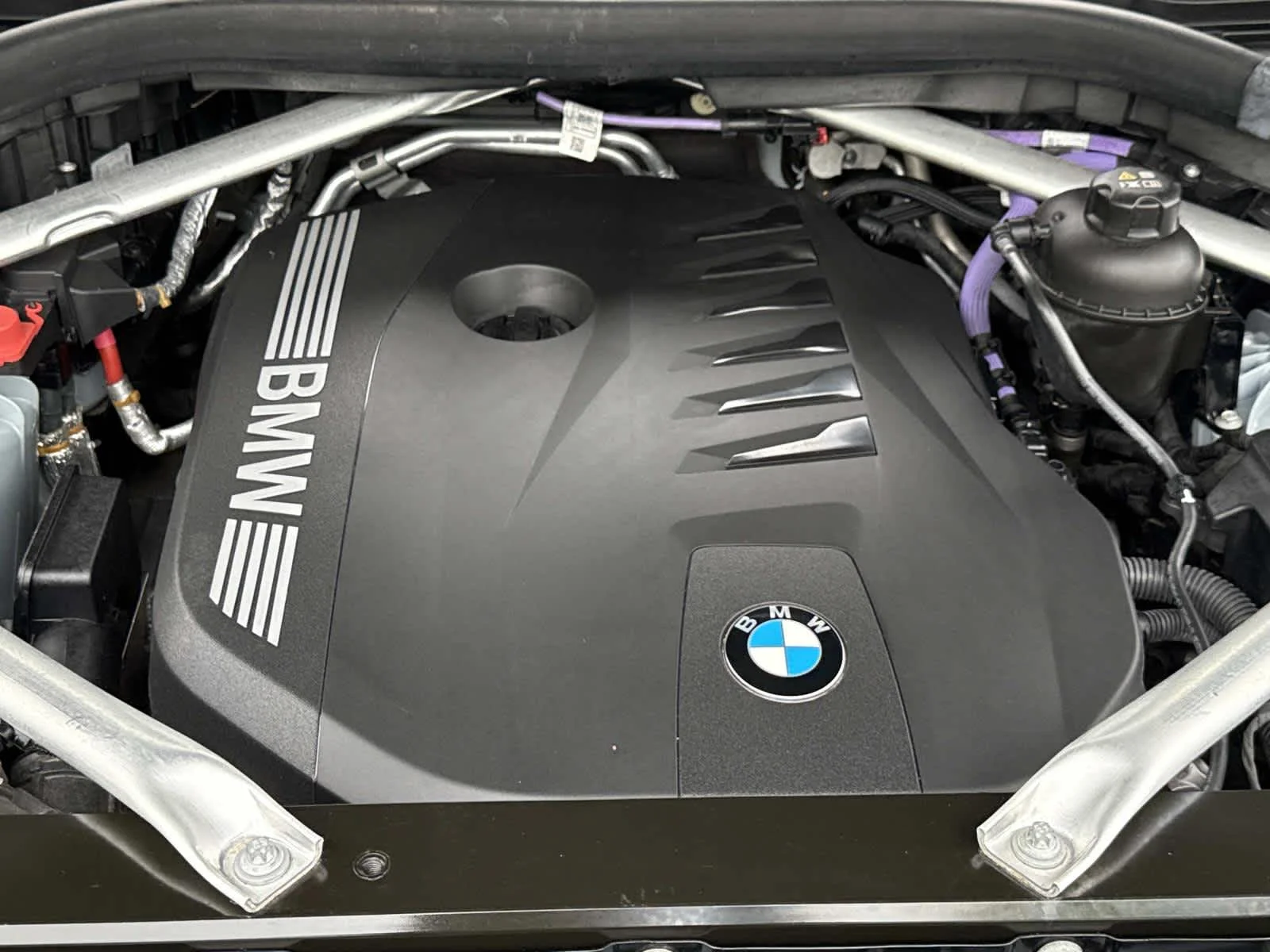 Used 2024 Brooklyn Grey Metallic BMW xDrive40i image 25