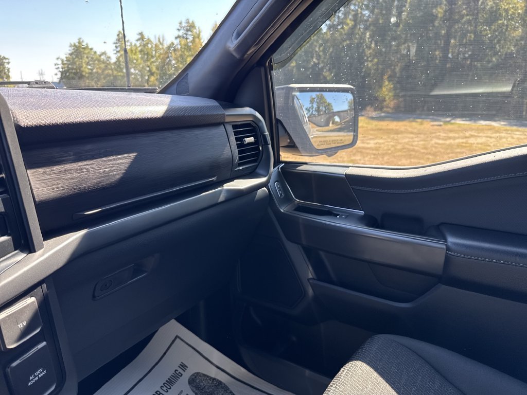 Used 2024 Silver Ford XLT image 21