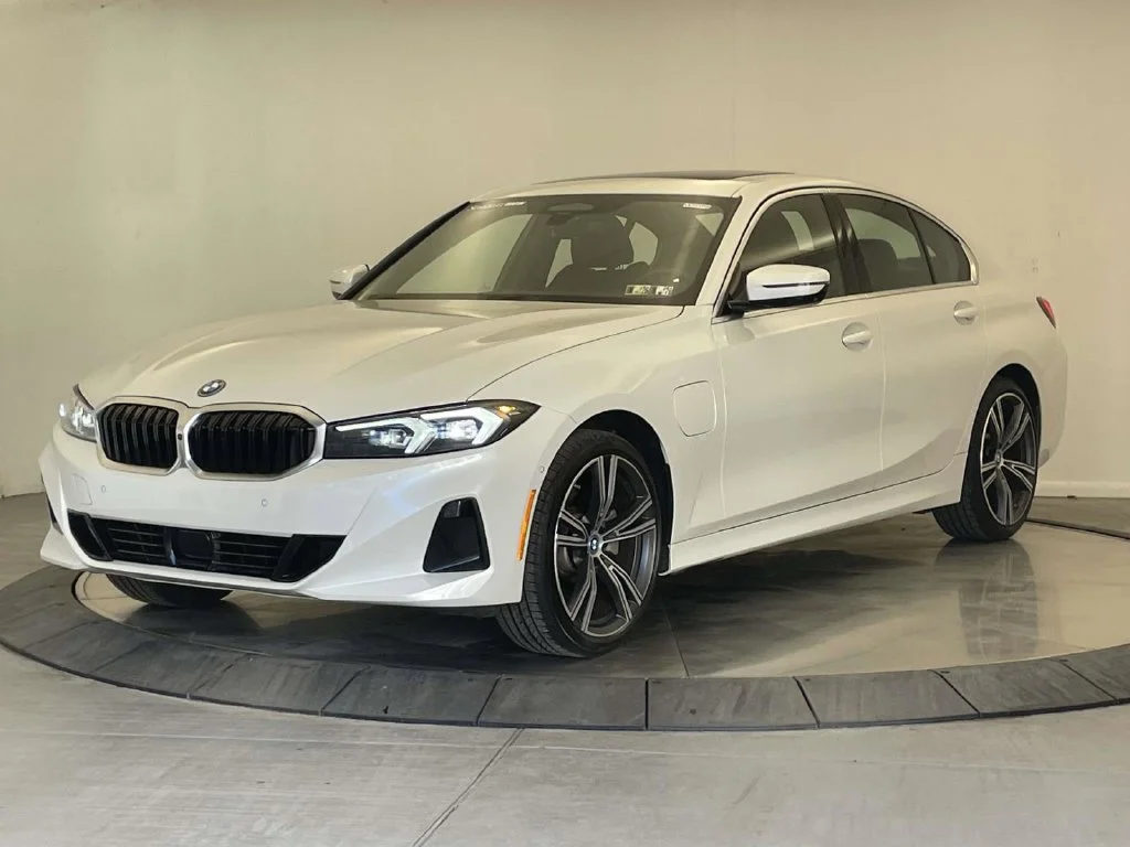 2024 BMW 3 Series 330e
