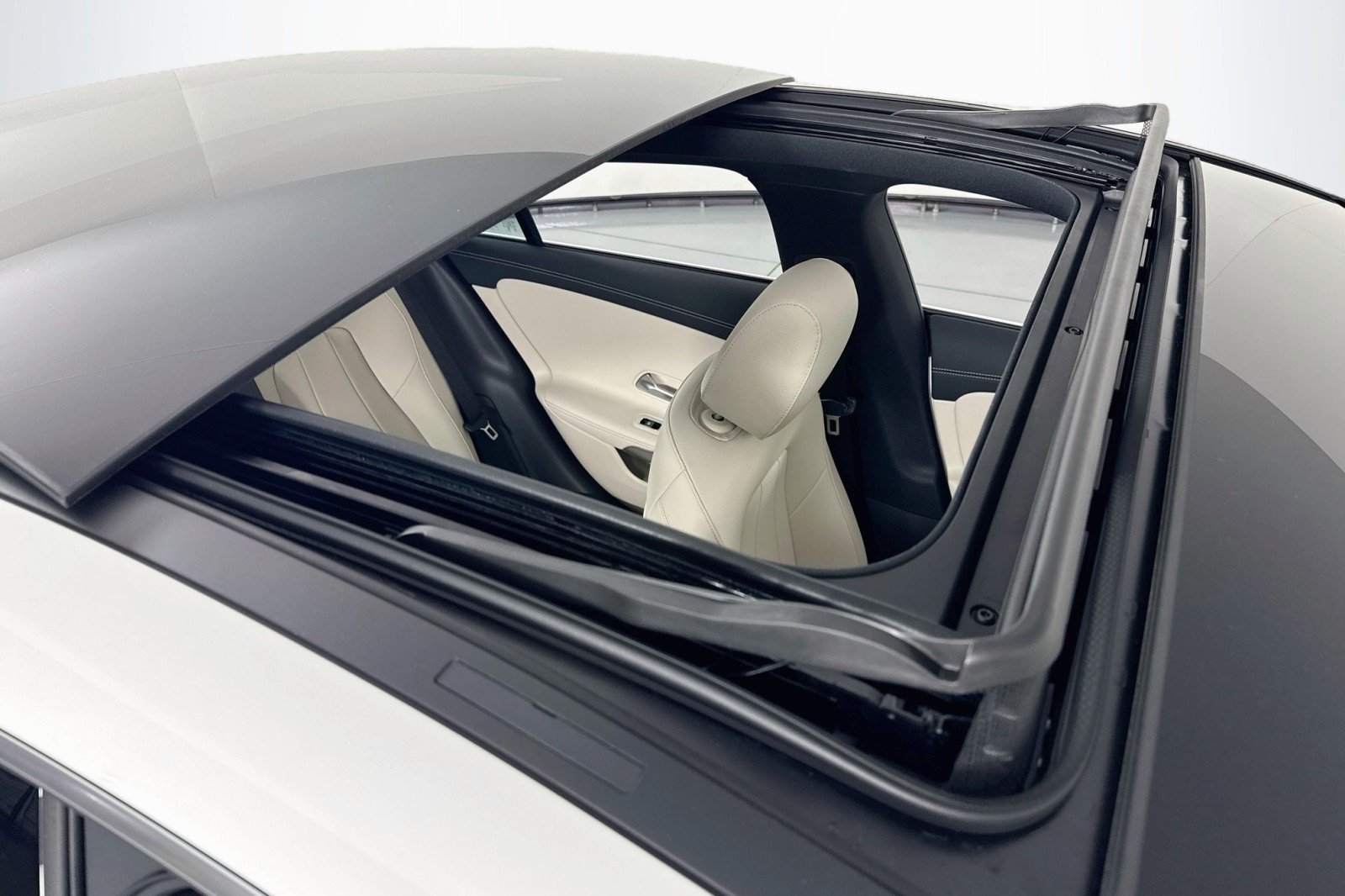 Certified Used 2026 Polar White Mercedes-Benz CLA 250 image 22