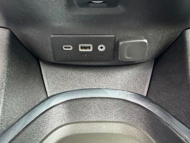 Used 2025 White Chevrolet LT image 25