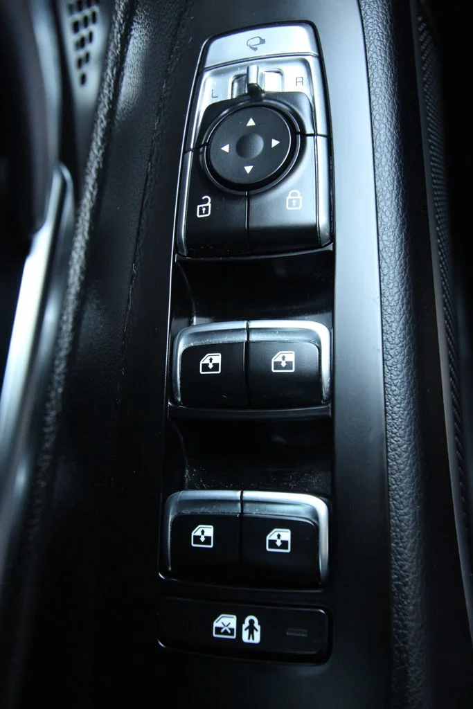 Used 2021 Everlasting Silver Kia EX image 24