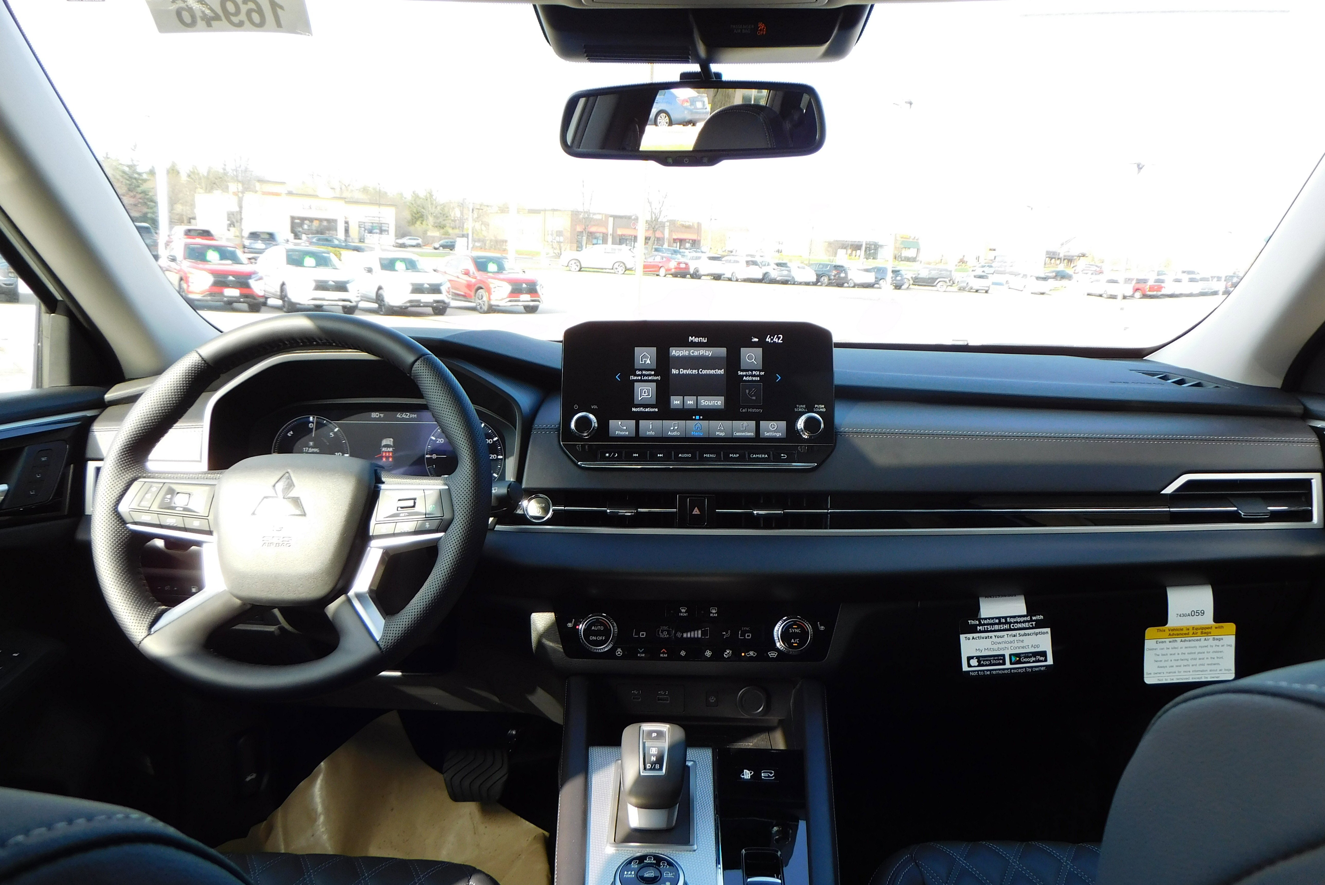 Used 2025 WHITE DIMD Mitsubishi SEL Platinum Edition image 38