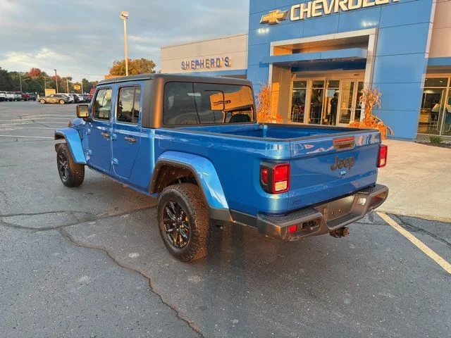 Used 2022 Blue Jeep Sport image 5