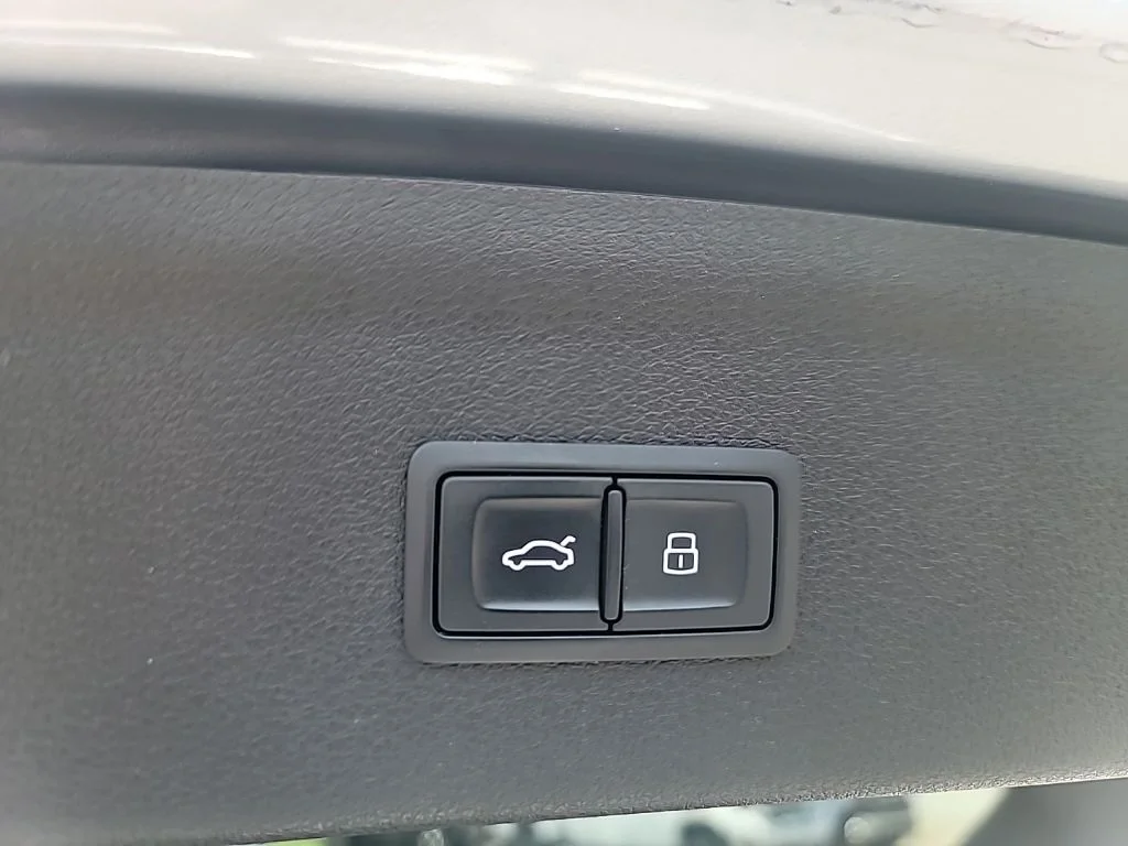 Used 2016 Silver Audi 2.0T Prestige image 11
