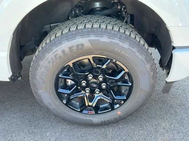 New 2026 Oxford White Ford XLT image 14