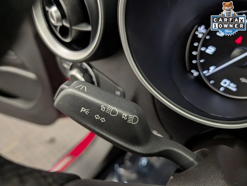 Used 2023  Alfa Romeo Ti image 18