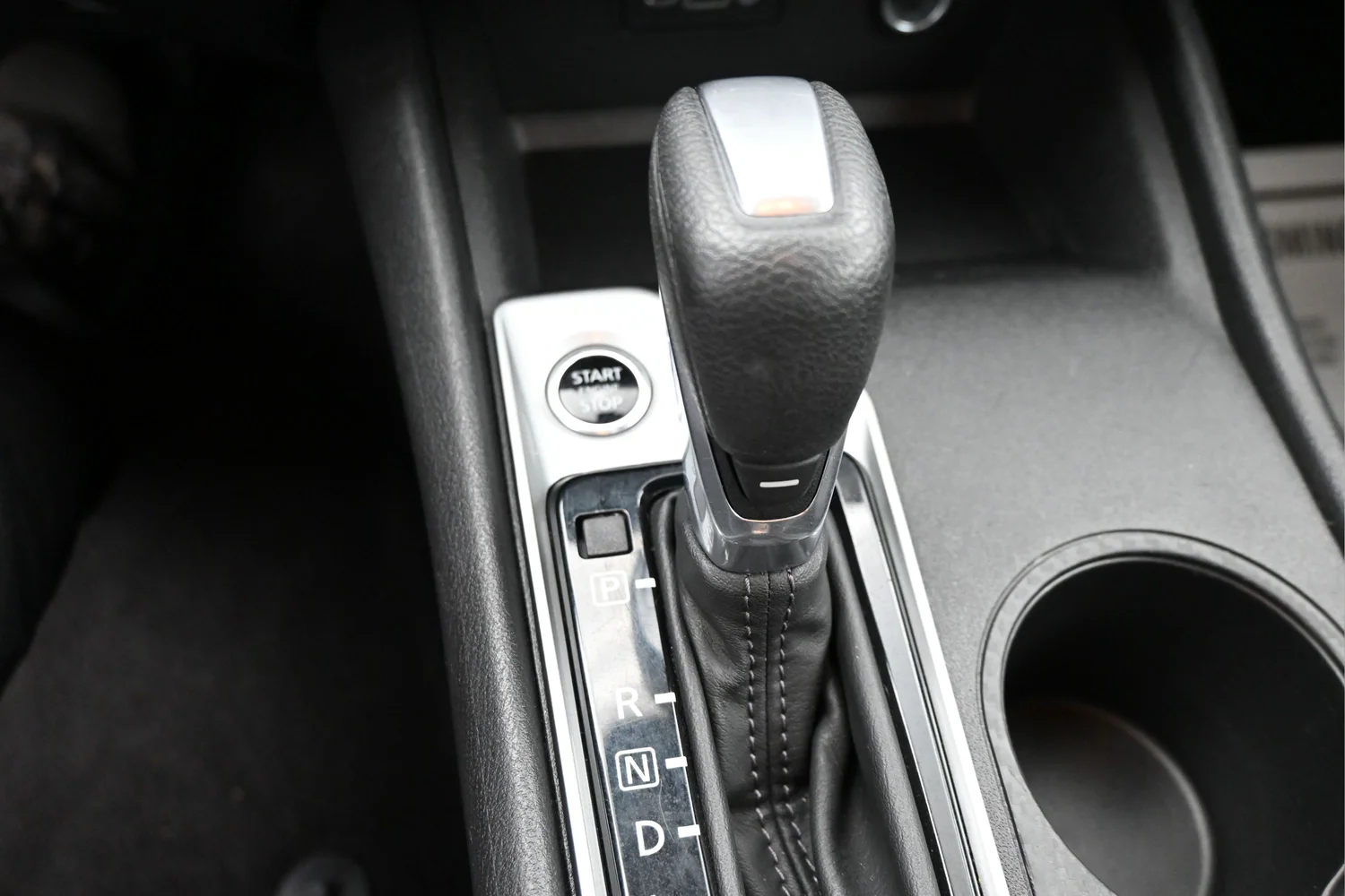 Used 2025 White Nissan 2.5 SV image 19