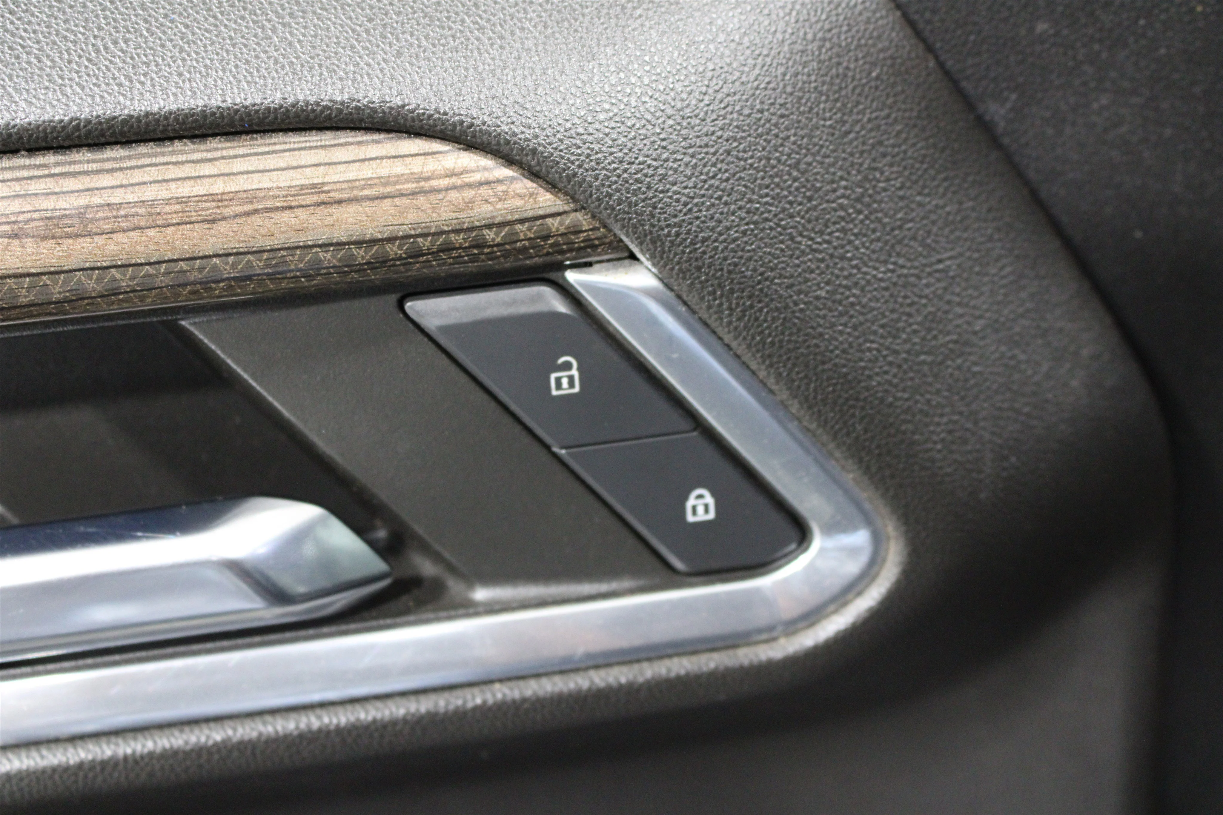 2024 Chevrolet Silverado 1500 RST - Photo 8