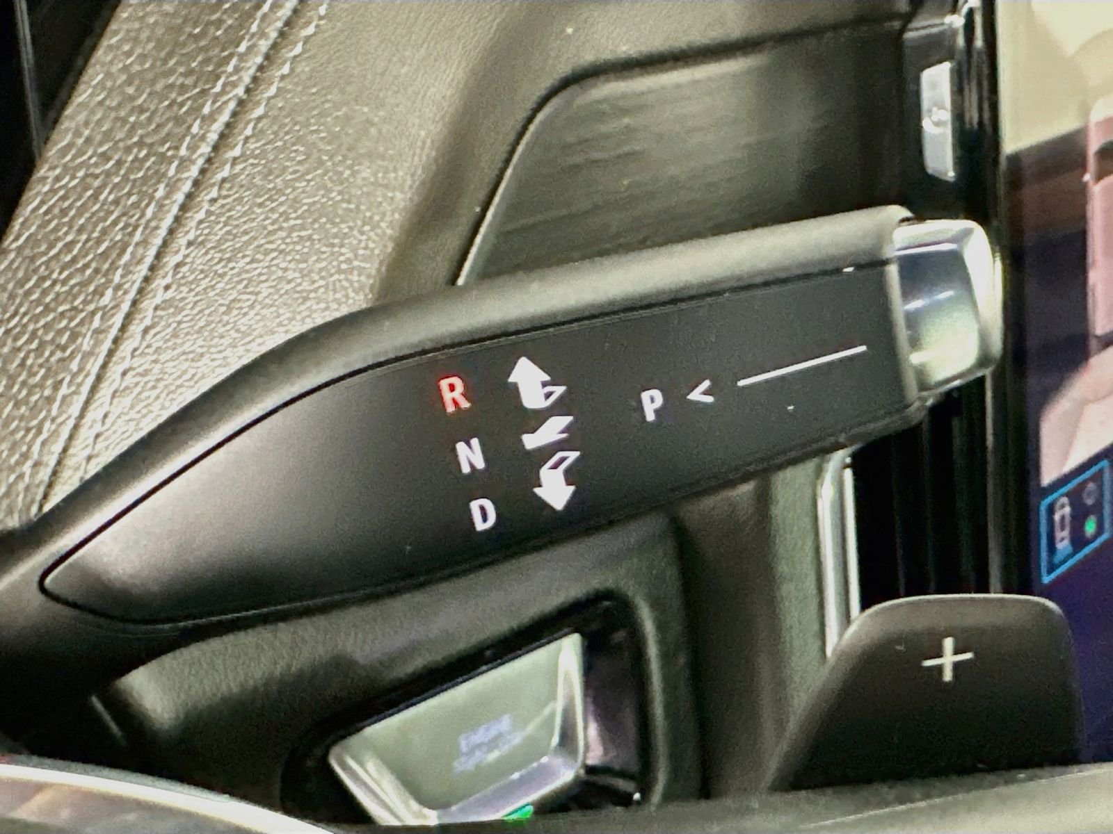 Used 2025 Summit White GMC Denali image 18